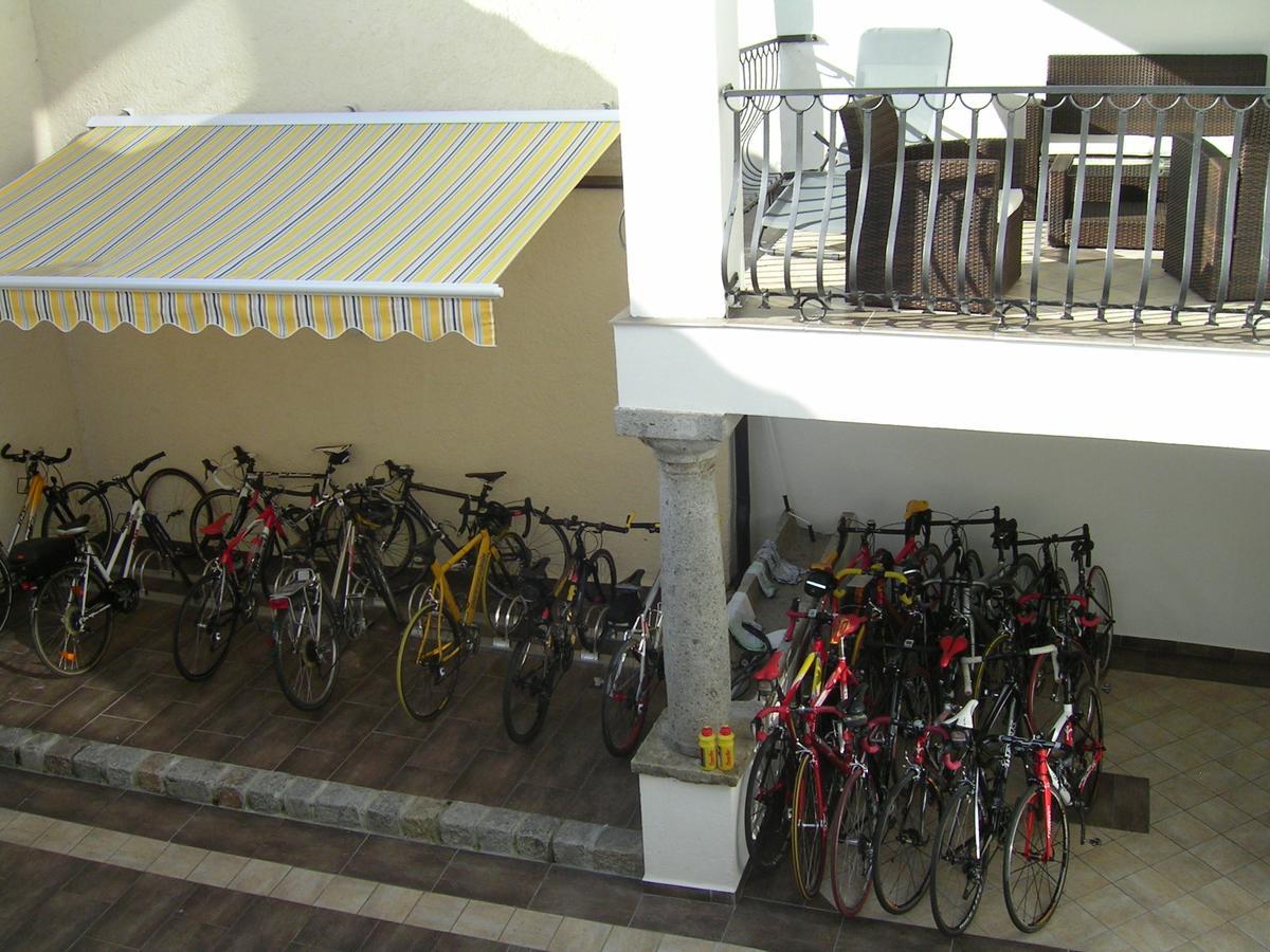 Hotel Gasthof Zur Post Obernberg am Inn Bagian luar foto